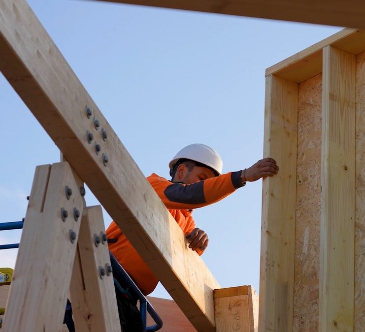 Charpentier Constructeur Bois, un emploi de taille !!